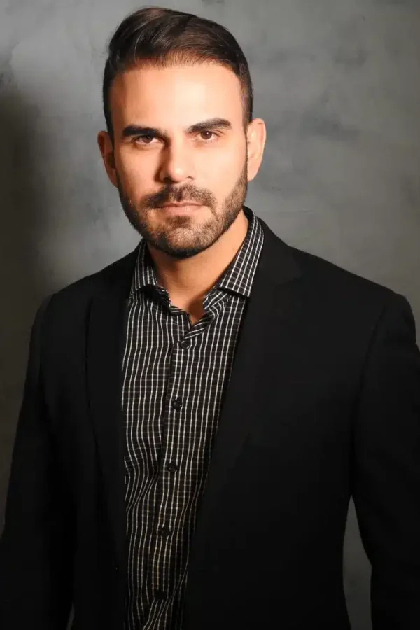 Dr. Filipe Souza